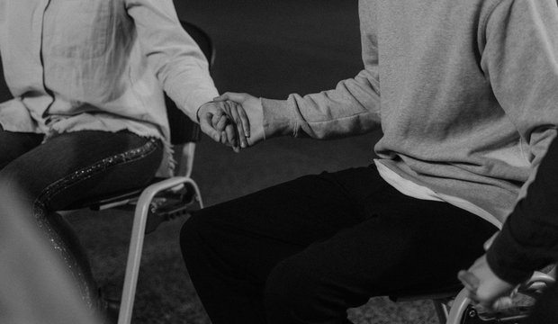 Çocuklara Ölüm Nasıl Anlatılır? Yaşa Uygun ve Güvenli İletişim Rehberi | Kapak