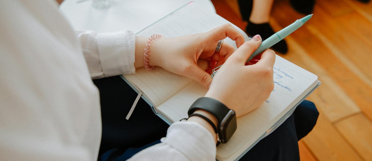 Ergenlerle İletişimde Güvenli Dil Kurmak | Kapak