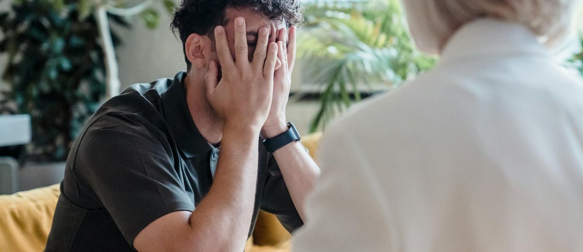 Travma Sonrası Stres Bozukluğu Belirtileri ve İyileşme Süreci | Kapak